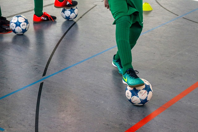 踢球不再仅 踢球不再仅